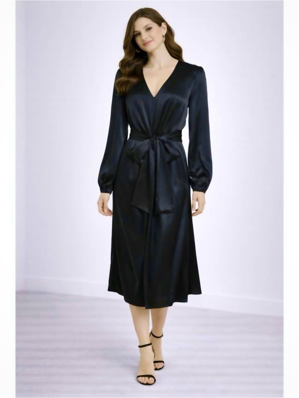 Taylor Tillman NY 
Anne tiered Midi dress
Navy 
NEW WITH TAGS
SIZE large